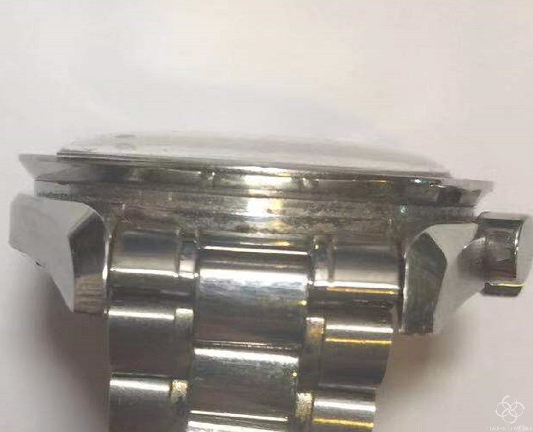 手表的外观清洁保养也很重要