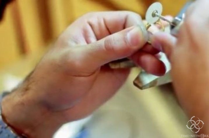 美丽的纹路是手工制作还是机器完成？