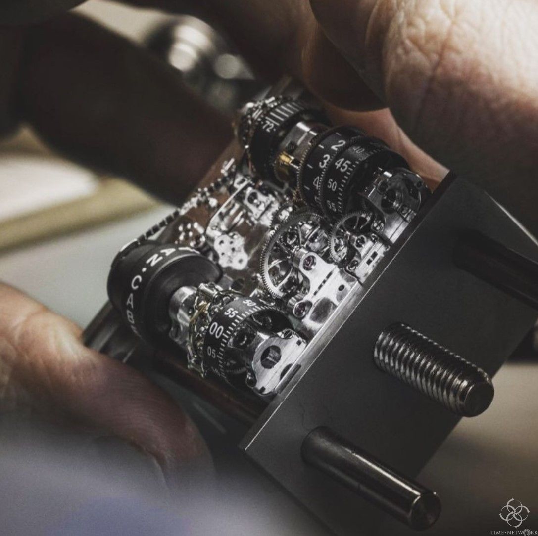 顶级腕表的小众品牌-魔幻机芯