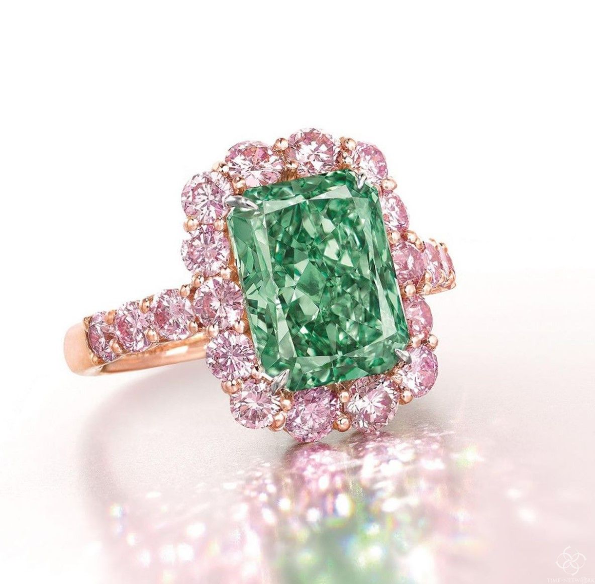 ​即使是专家，也很难分辨这种钻石是天然还是人工的！