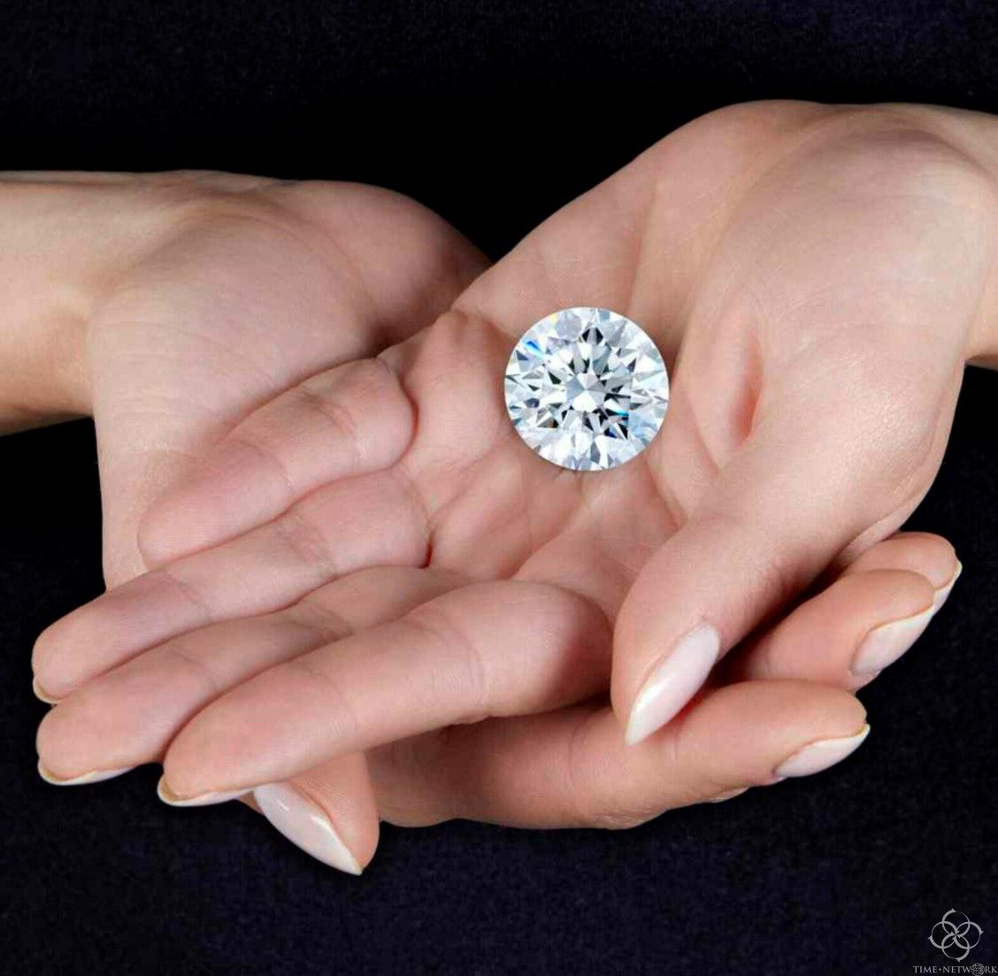 ​“一颗恒久远”的天然钻石会被人工培育钻石取代吗？