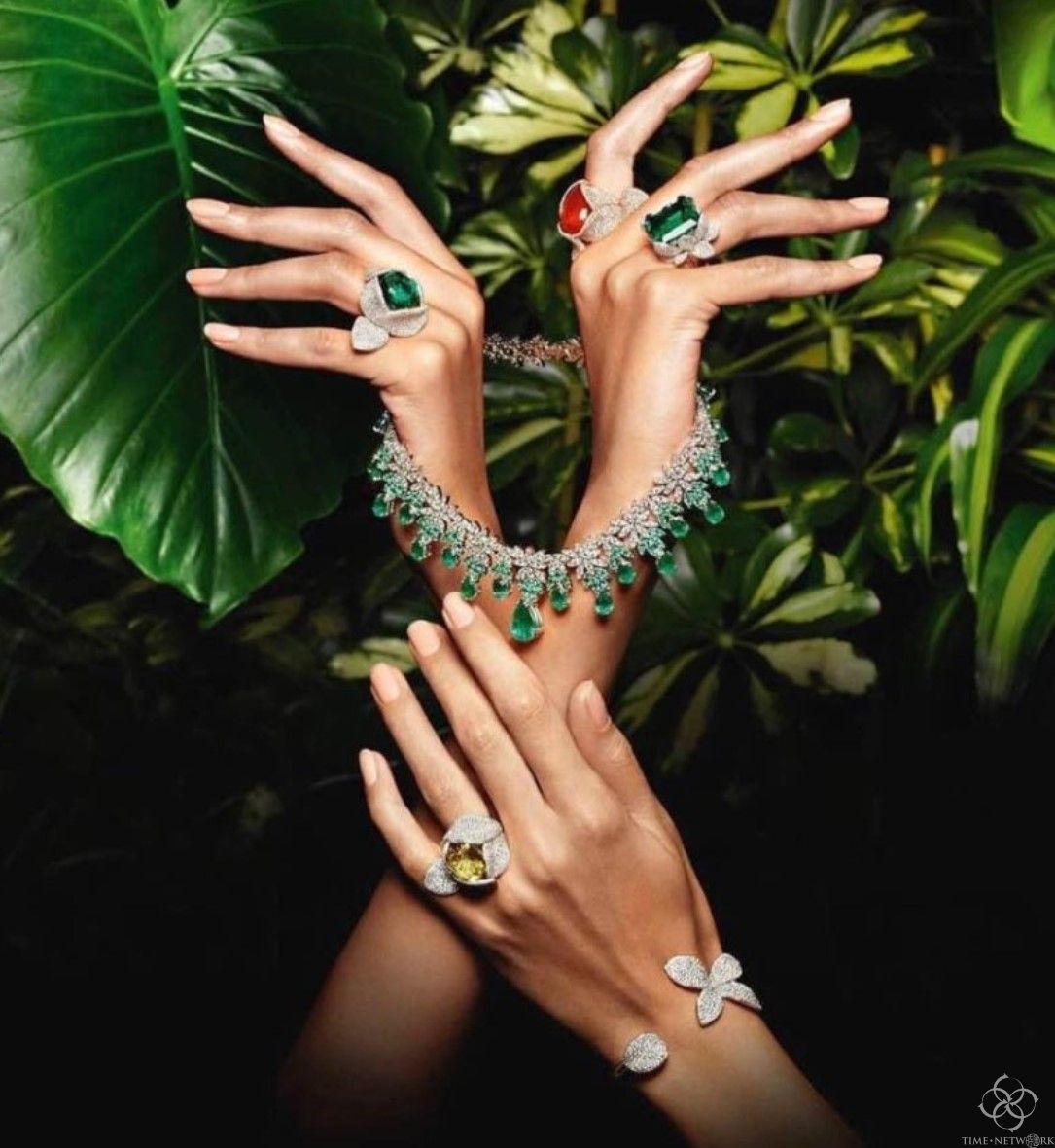 Van Cleef & Arpels 梵克雅宝 Jardin de Rubis 项链 | iDaily Jewelry · 每日珠宝杂志