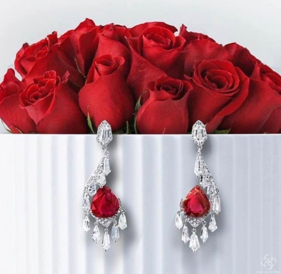 ​顶级珠宝欣赏-七夕节最忙碌的是他们