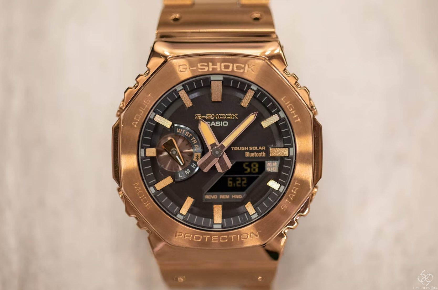 卡西欧推出钢铁橡树