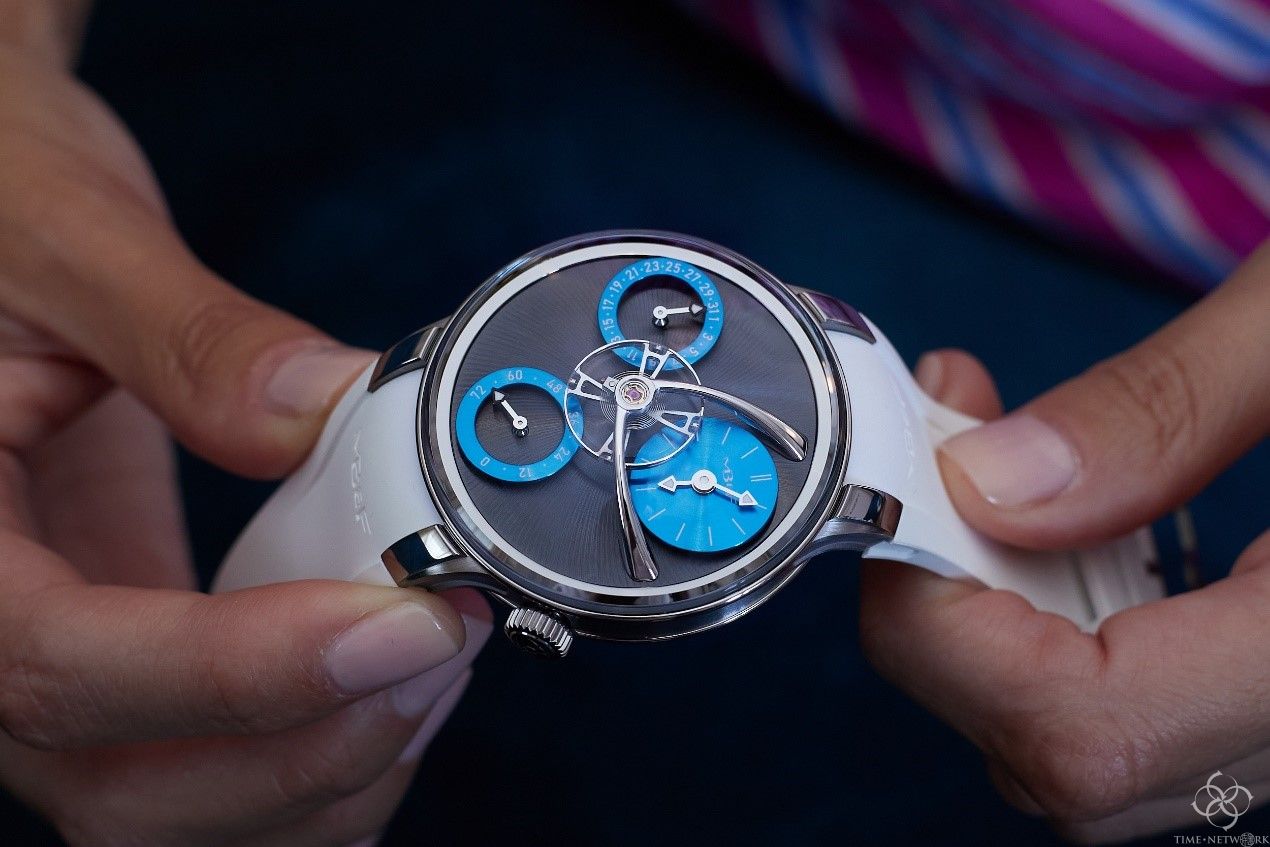 利率下调，鼓励消费，买块好表是个不错的建议！