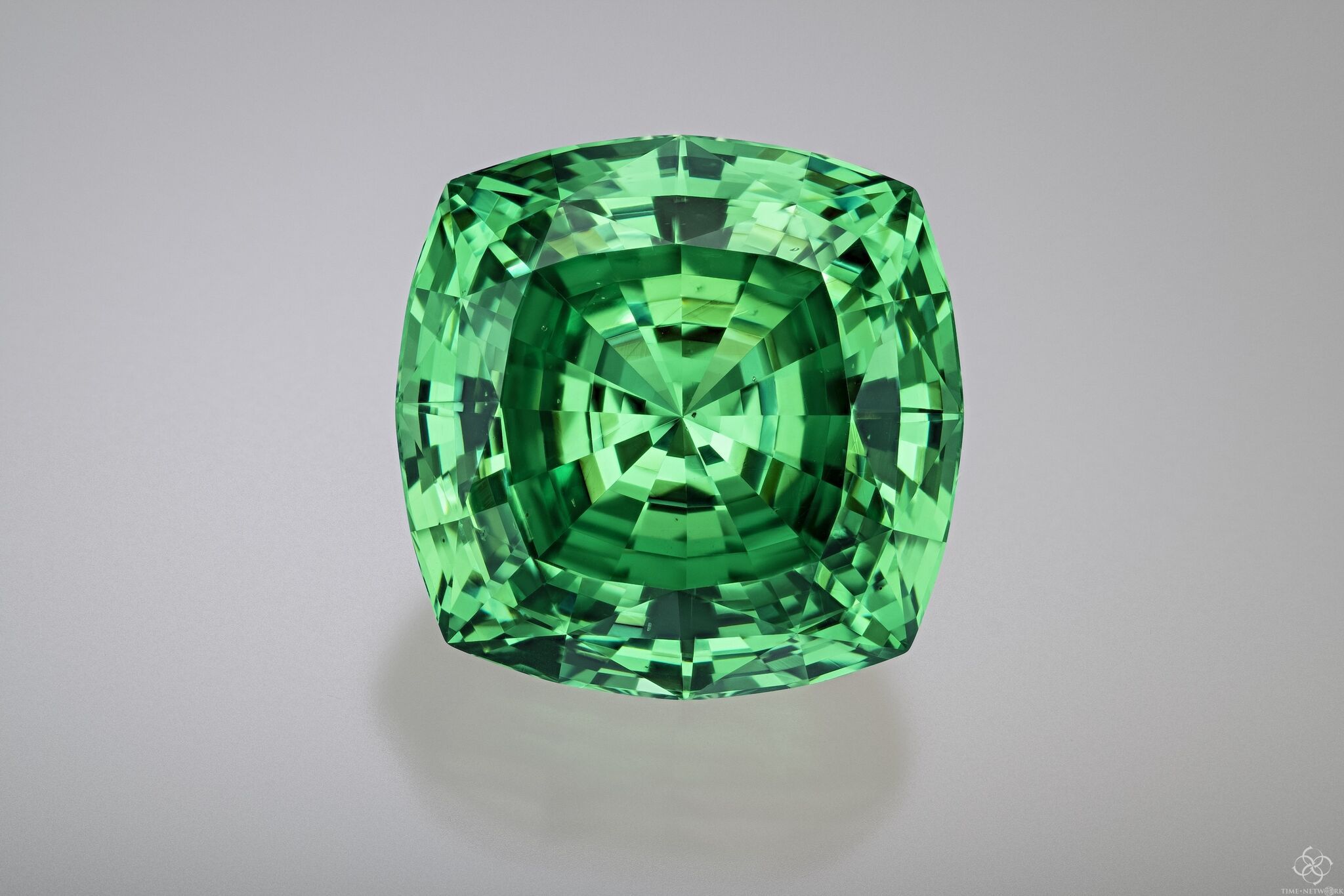 超级绿色宝石