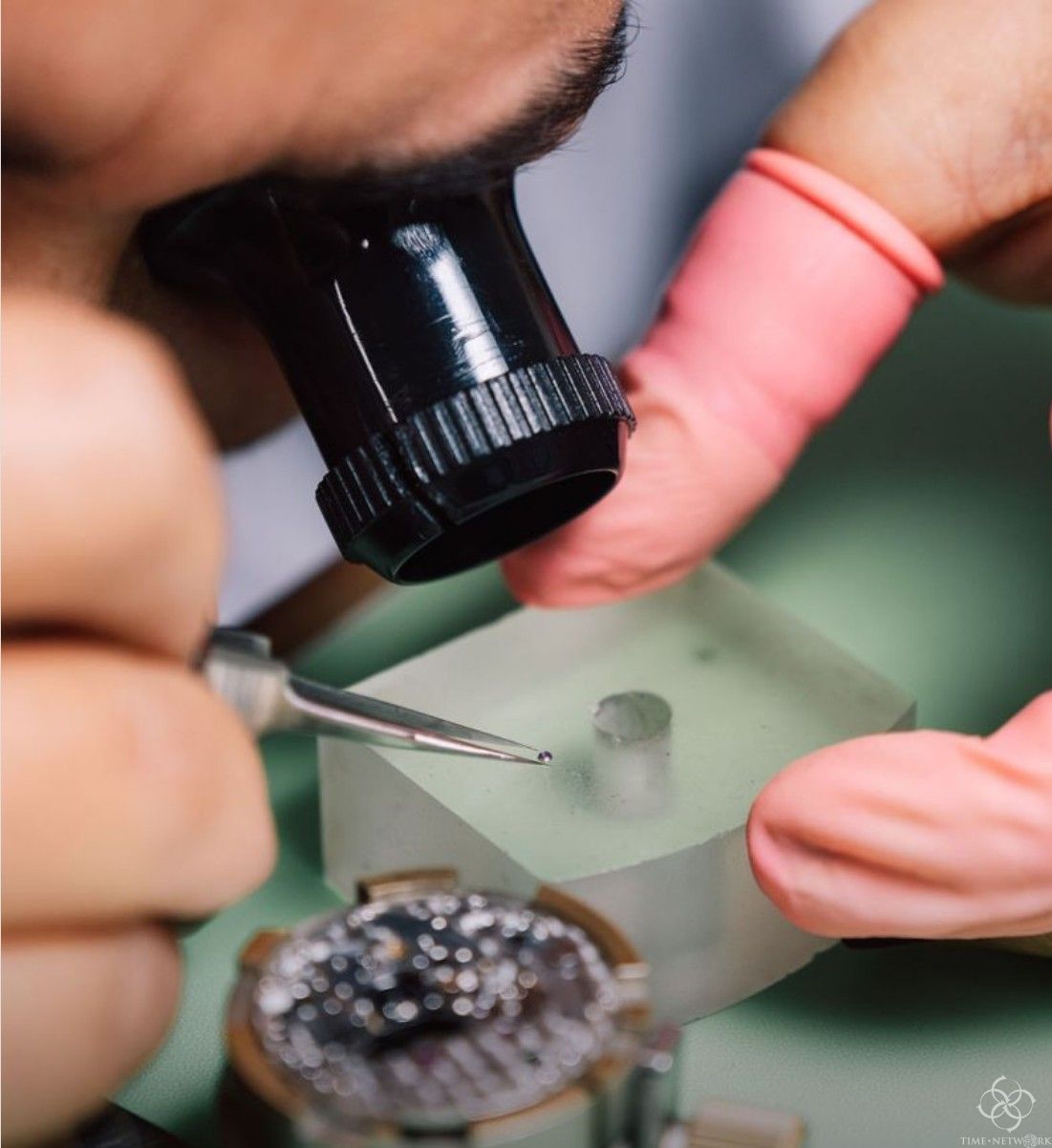 制表与维修大师的核心素养：耐心与细心，缺一不可